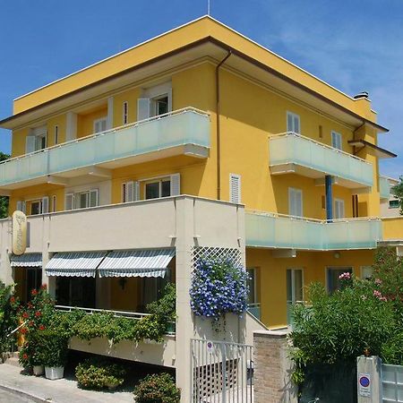 Hotel Vienna Senigallia Exteriör bild