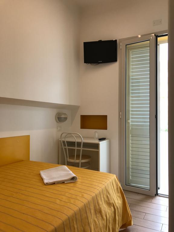 Hotel Vienna Senigallia Exteriör bild