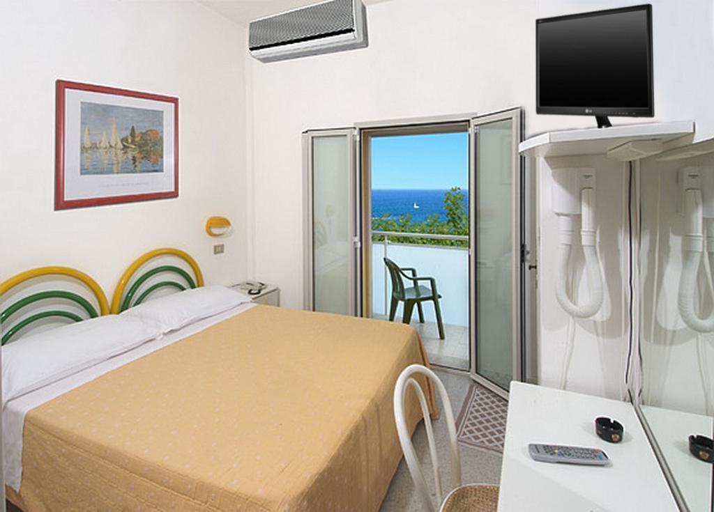 Hotel Vienna Senigallia Rum bild