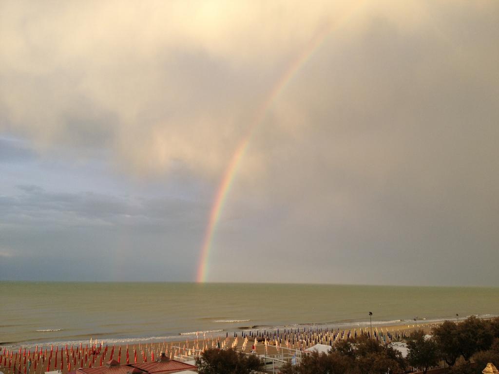 Hotel Vienna Senigallia Exteriör bild